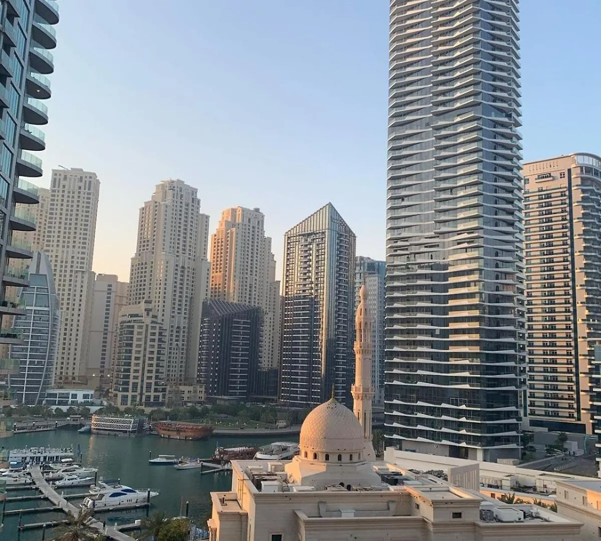 アパート Dubai Marina-2Bedroom-3 Balcony -Holiday Home-Direct Acces To Marina Promenade アラブ首長国連邦